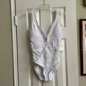 NWT Becca lace swimsuit in white size Large